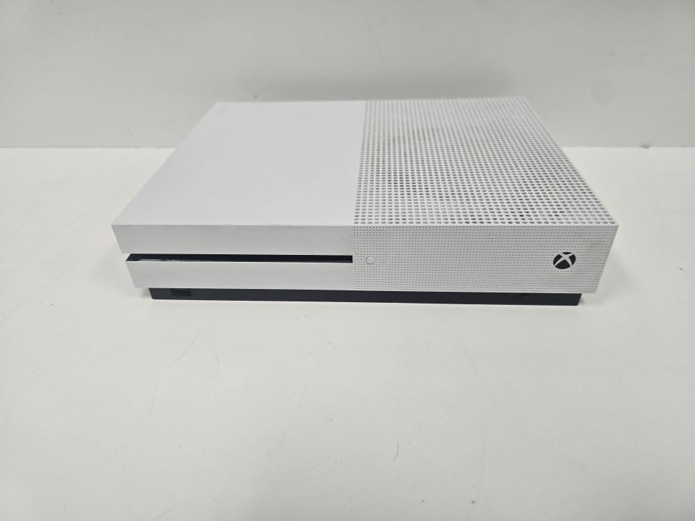 MICROSOFT XBOX ONE S – CONSOLE – 500GB – 1681 (P21027918)