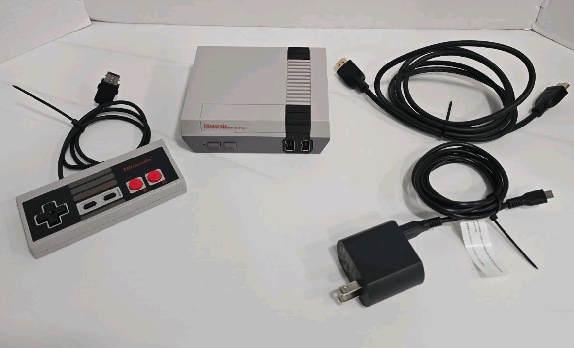🔥 Nintendo NES Classic Mini Console CLV-001 w/ 1 Controller & OEM Power Adapter