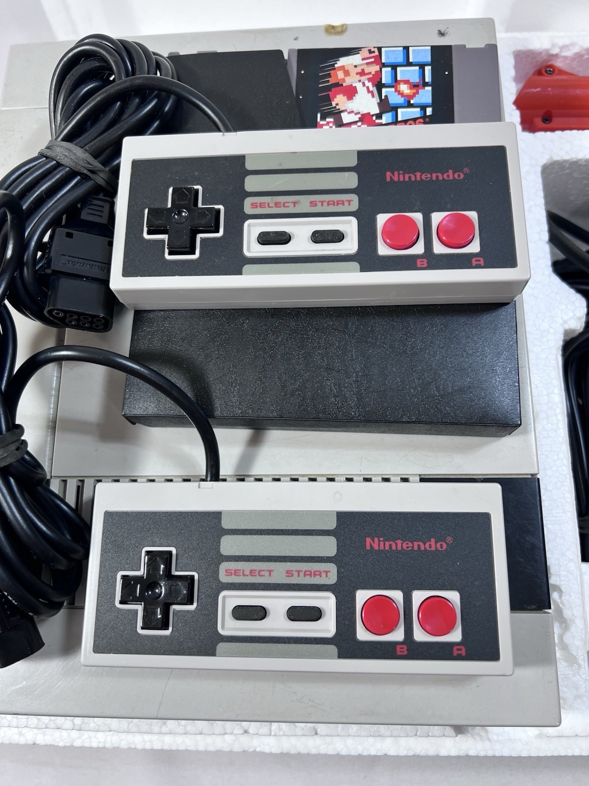 NES Nintendo Entertainment System Action Set Home Console Complete In Box CIB