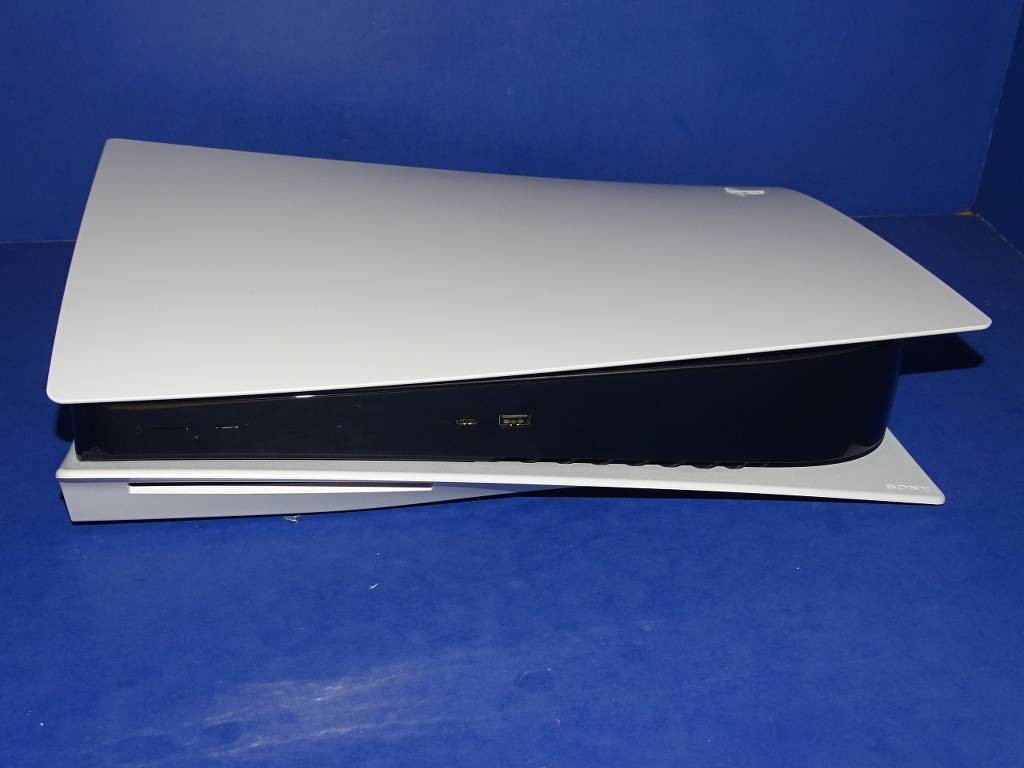 Sony PlayStation 5 Blu-Ray Disc Edition 825GB Console PS5 W/ BOX AND ALL CABLES