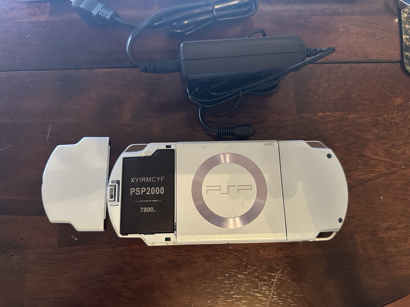Sony PSP 2000 Felicia Blue (MINT Condition, Includes 7800mah Battery & Charger