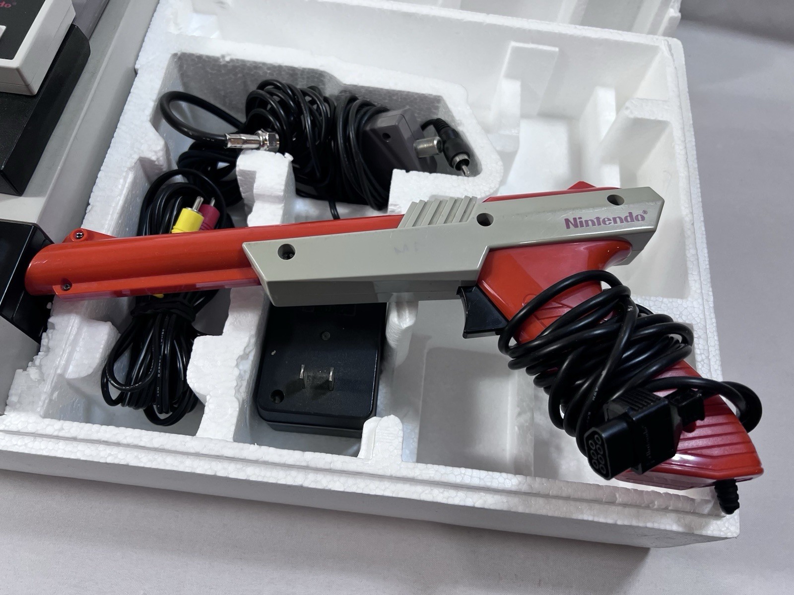 NES Nintendo Entertainment System Action Set Home Console Complete In Box CIB