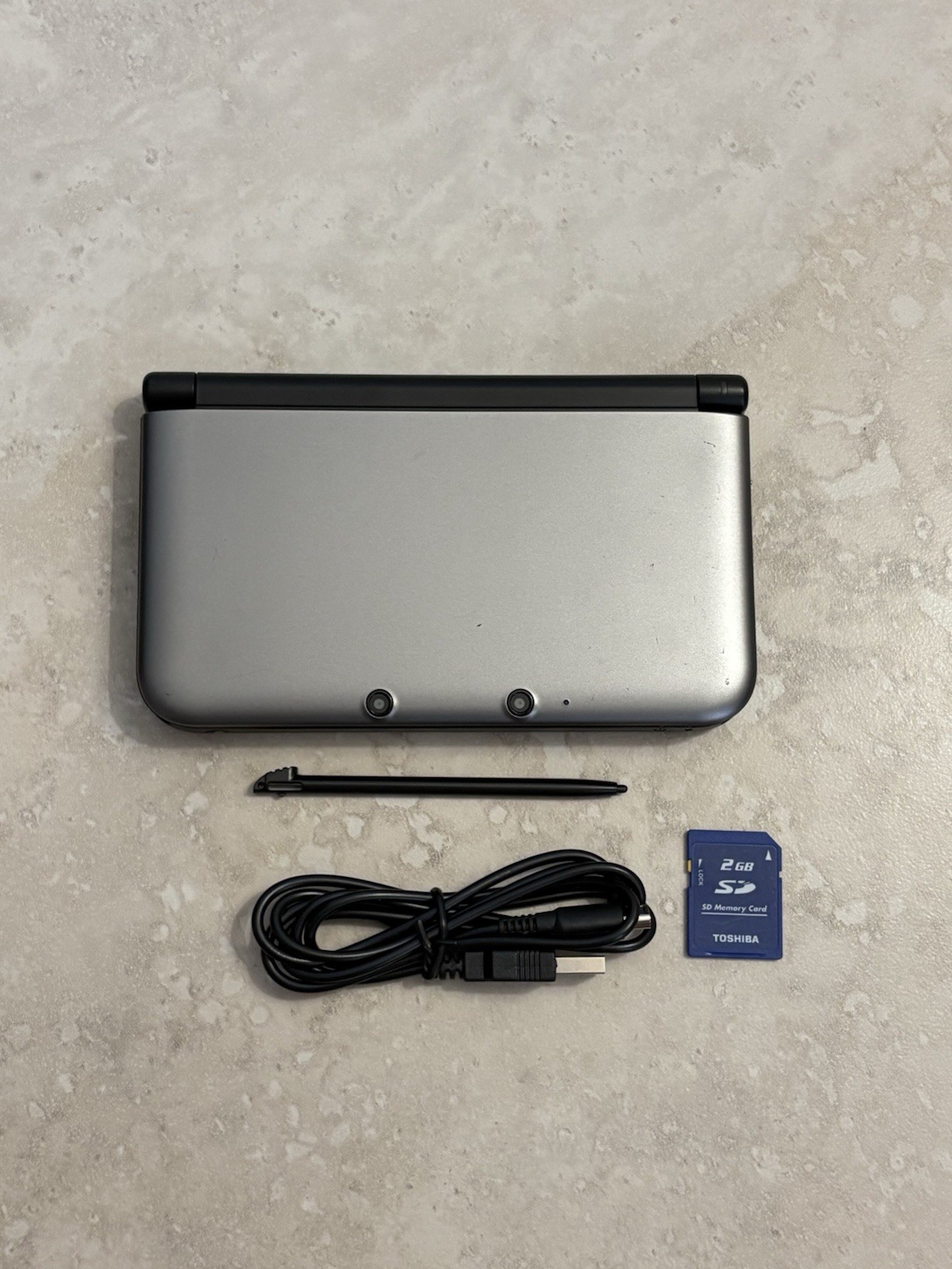 Nintendo 3DS XL LL Silver And Black Handheld With Charger And Stylus Very Good