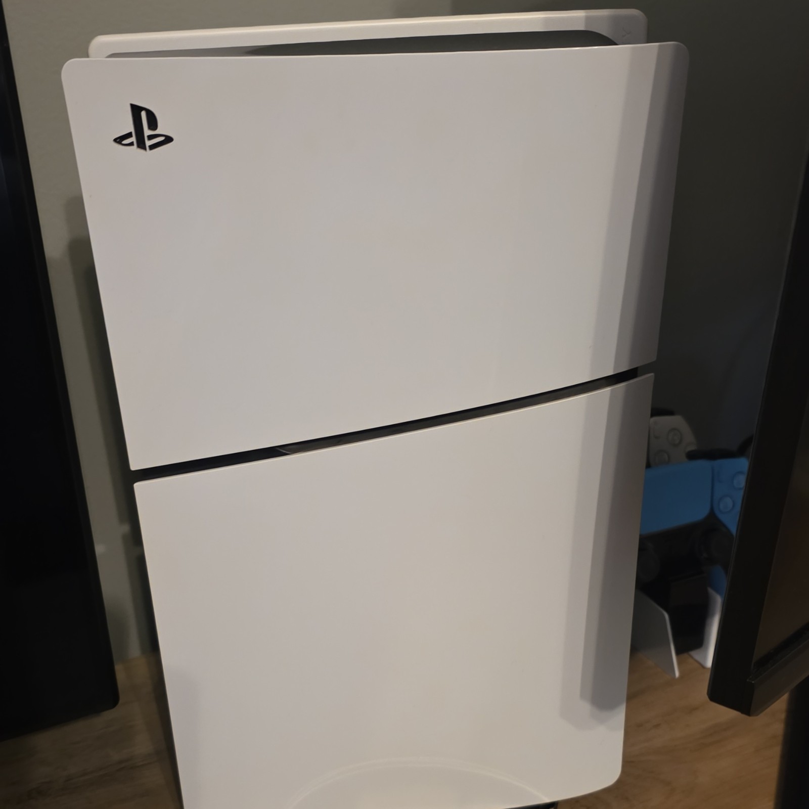 Sony PlayStation 5 Home Console White/Black Wi-Fi HDMI USB-A USB-C Bundle