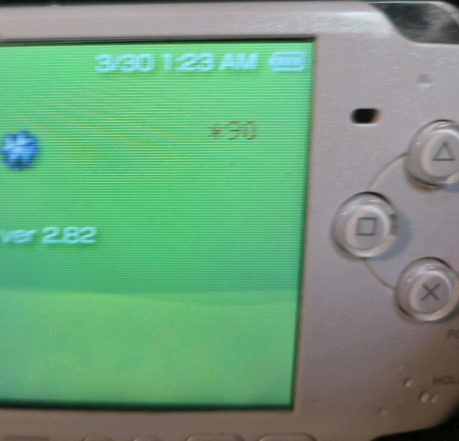 Sony PSP 3001 Handheld Console Bundle Pearl White – Tested & Working *Read DESC”