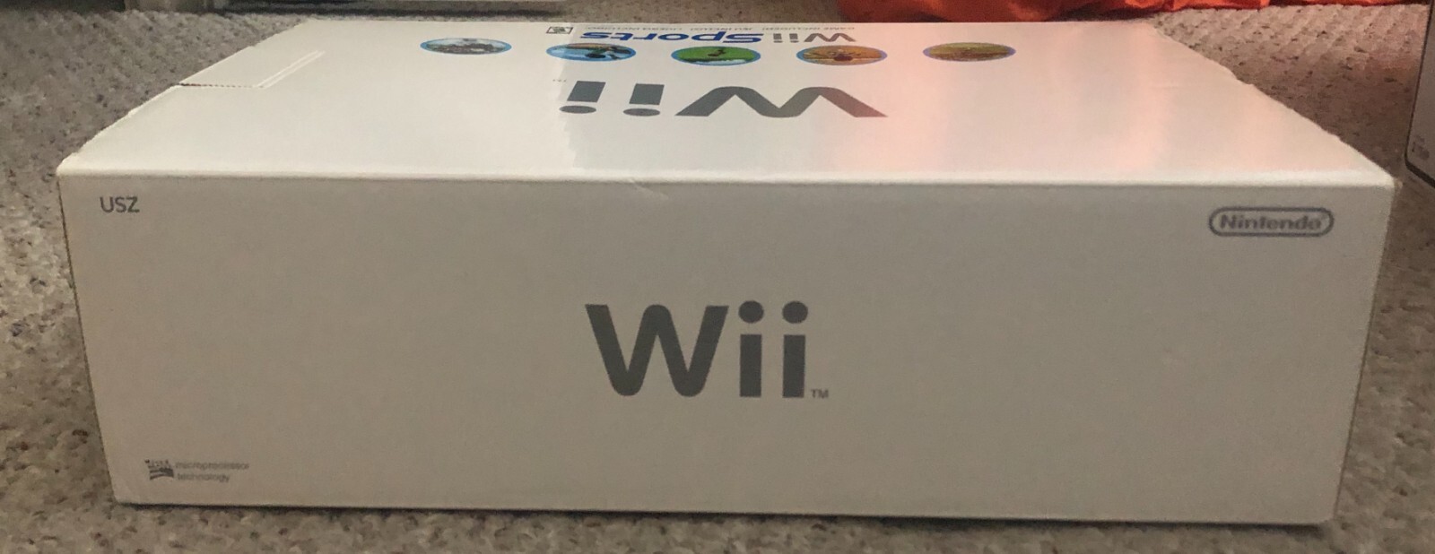 Nintendo White Wii in box with 9 classic Games