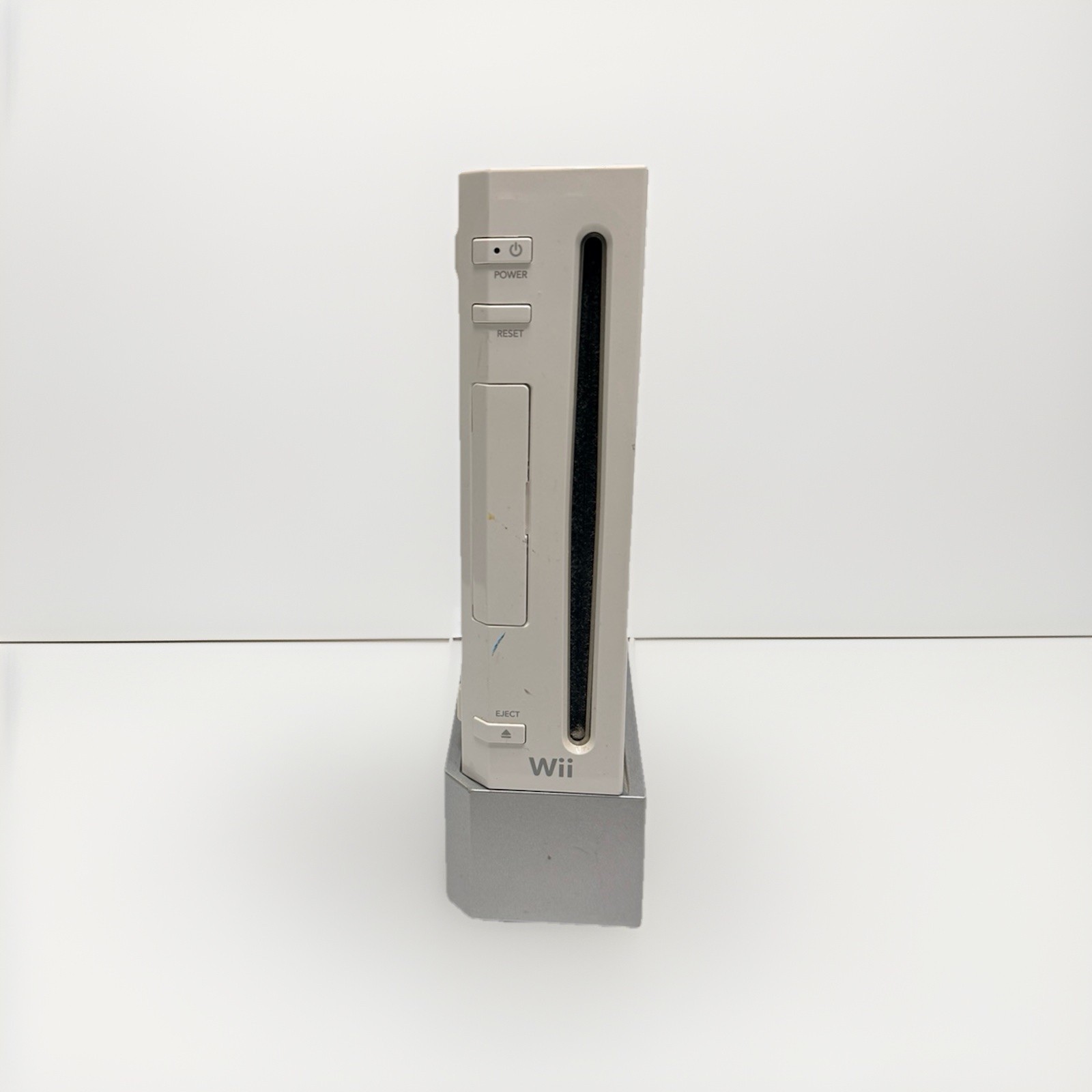 Nintendo Wii RVL-001 512 MB Home Console W/Stand For Parts or Repair – AS IS