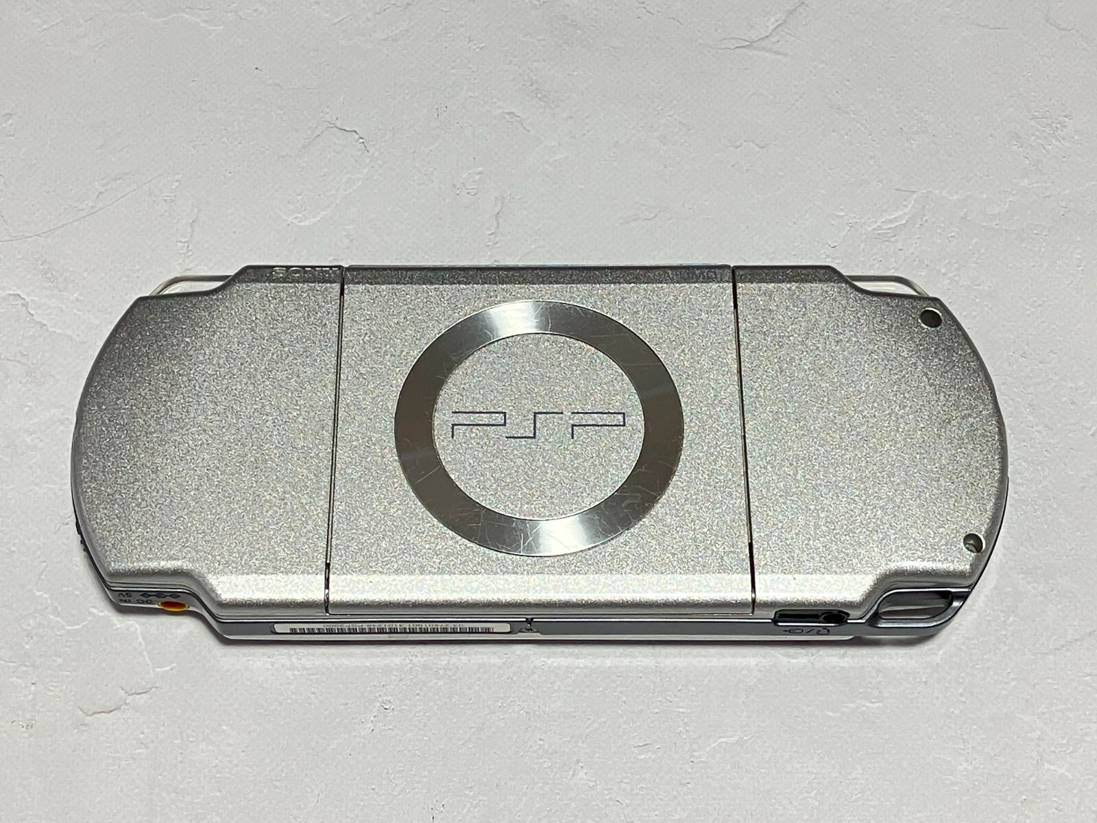 Sony PSP-2000 Console / battery＋charger＋memory stick random 3 games from US