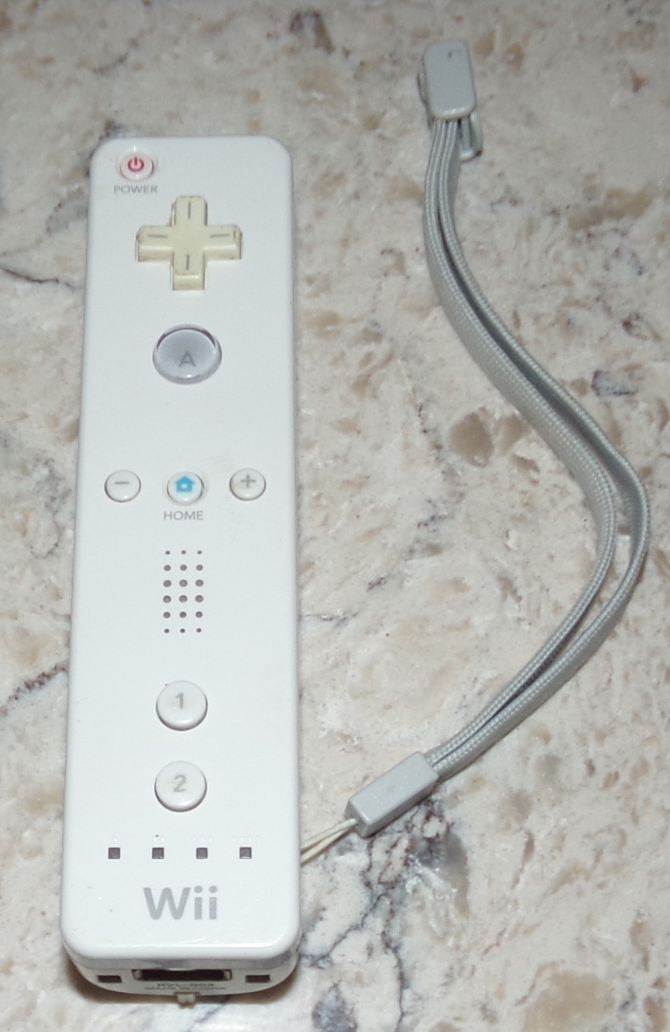 Nintendo Wii Sports Disc White Game Console Box 1 Remote 2 Nunchuck Sensor Bar