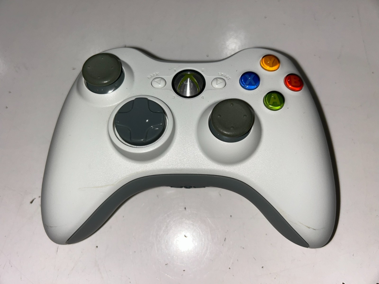 Microsoft Xbox 360 System Bundle White 60GB Console, 2 Controllers, HDMI NM #1