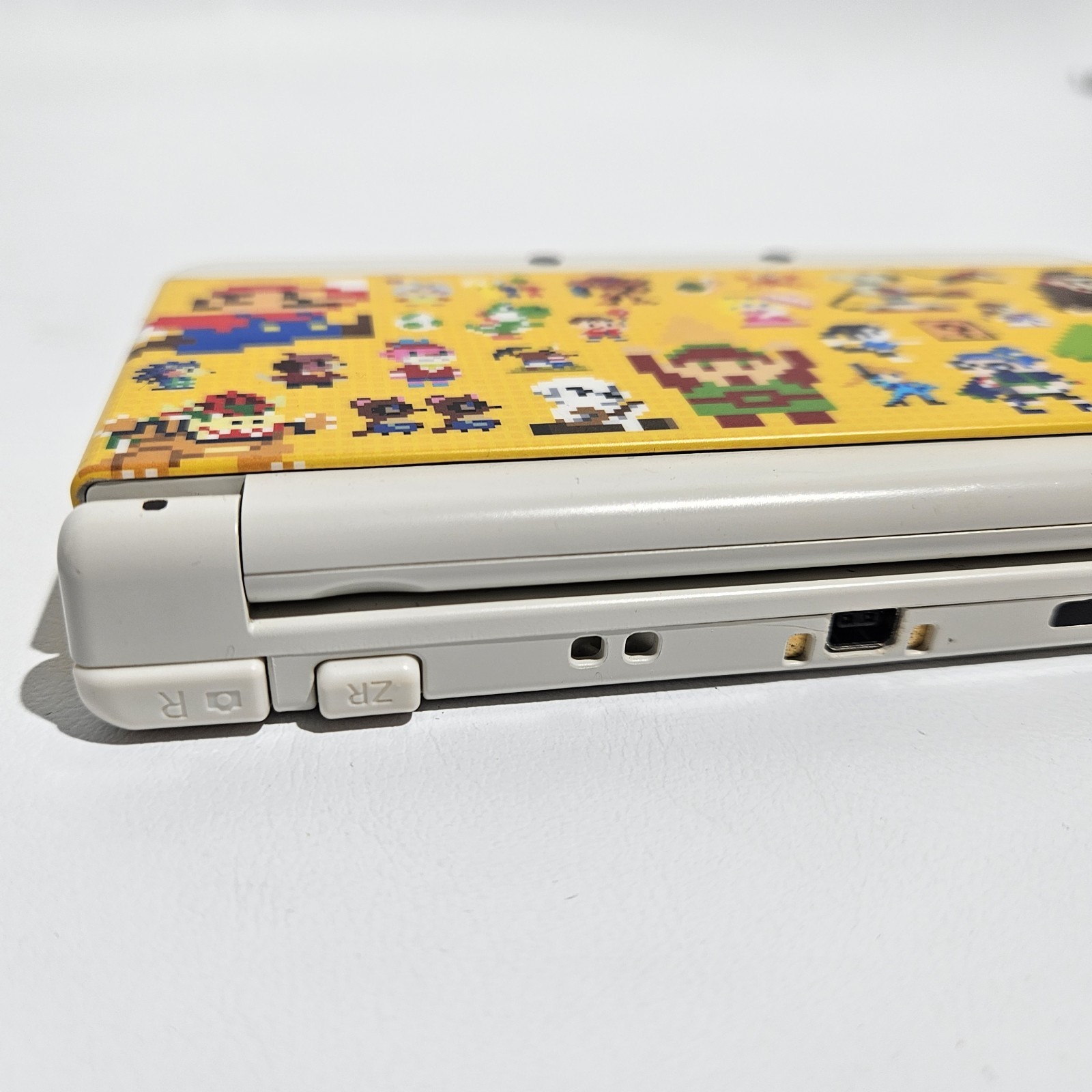 Nintendo New 3DS White Handheld System Console 3D Land Edition With Charger