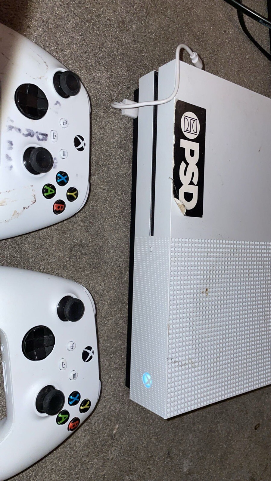 Microsoft Xbox One S 500GB – White. Had It A Couple Months Don’t Playit Come Get