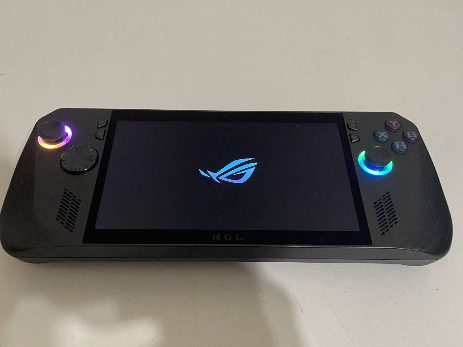 ASUS ROG Ally X Handheld Console AMD Ryzen Z1 Extreme 24GB RAM 1TB SSD BUNDLE