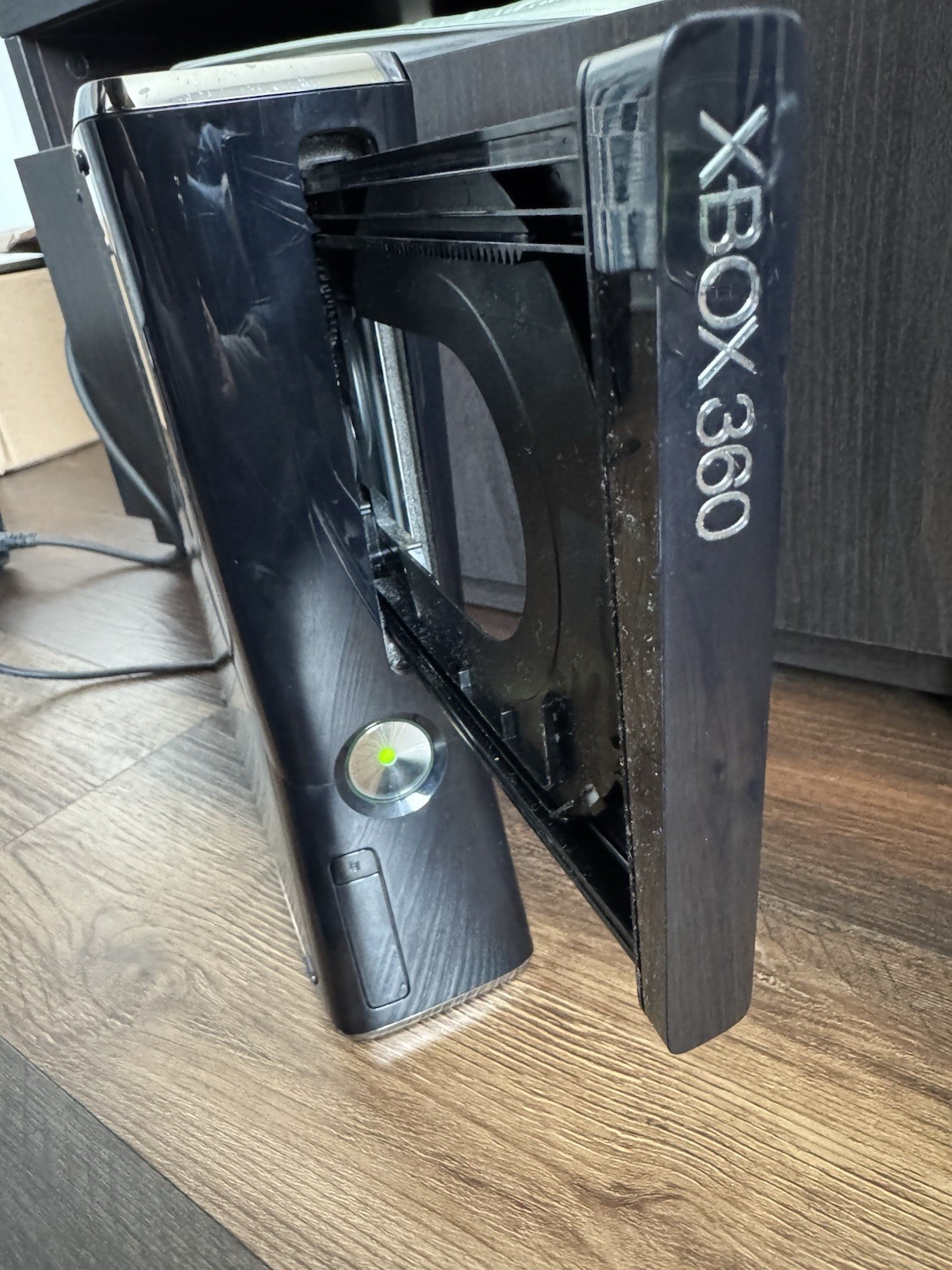 Microsoft Xbox 360 S Gaming Console and Kinect – Black Controller MissingBattery