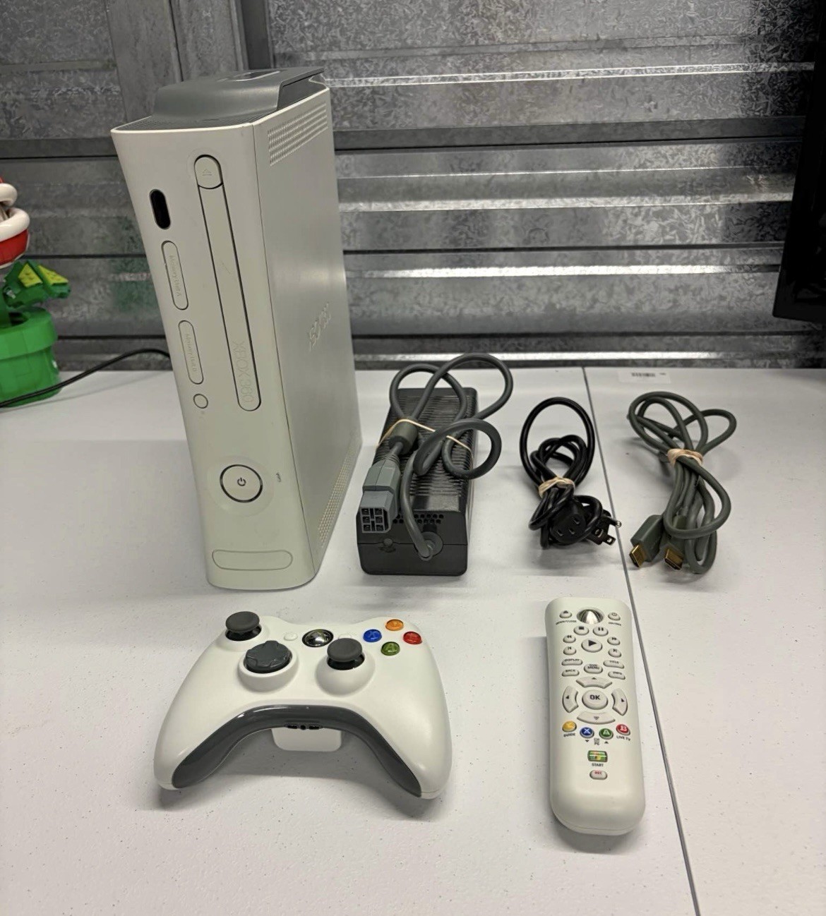 Xbox 360 Arcade White Console Bundle Jasper w/ 20GB HDD Tested & Works Great