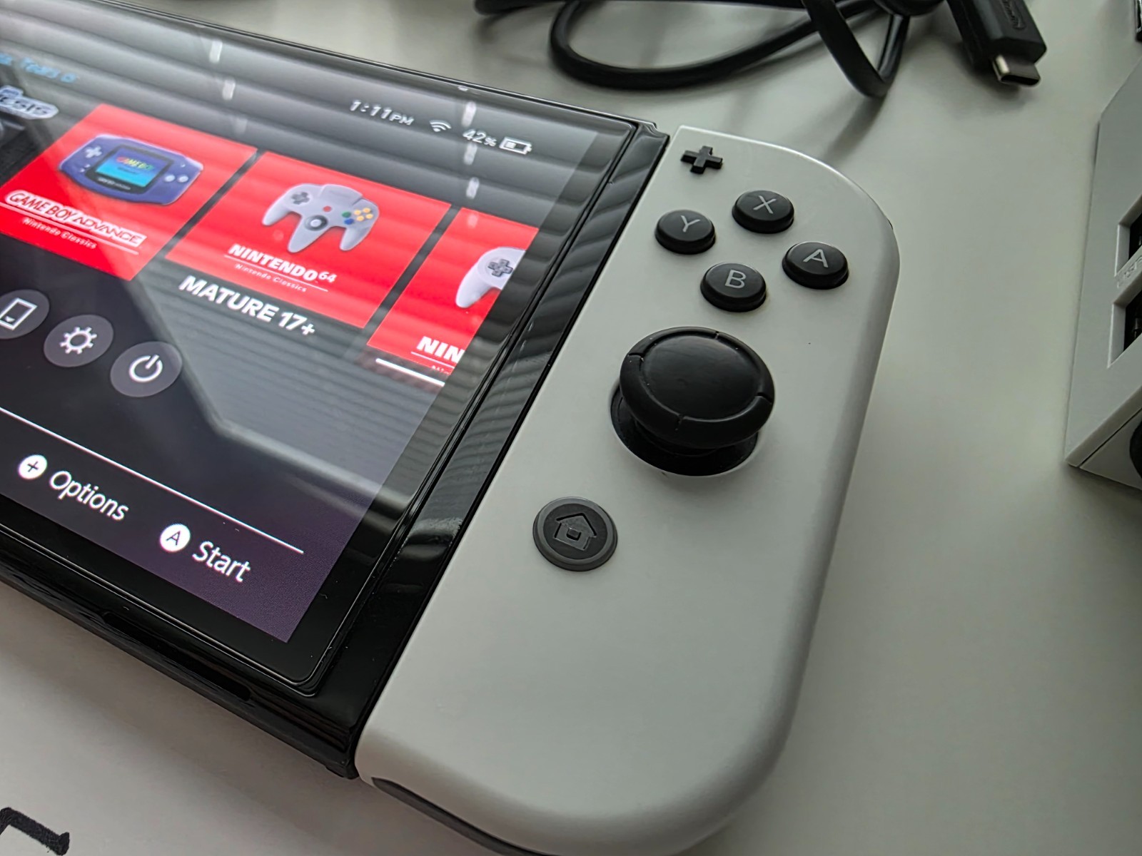 Nintendo Switch OLED (HEG-001) Handheld Console – 64GB – White (Japan Model)