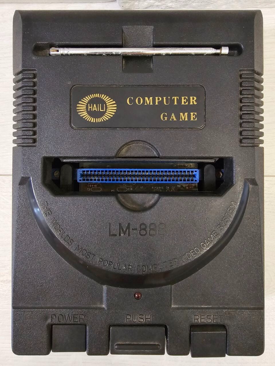 Retro 1990s Video Game Console Haili LM-888 Game TV 8 bit for parts/repair