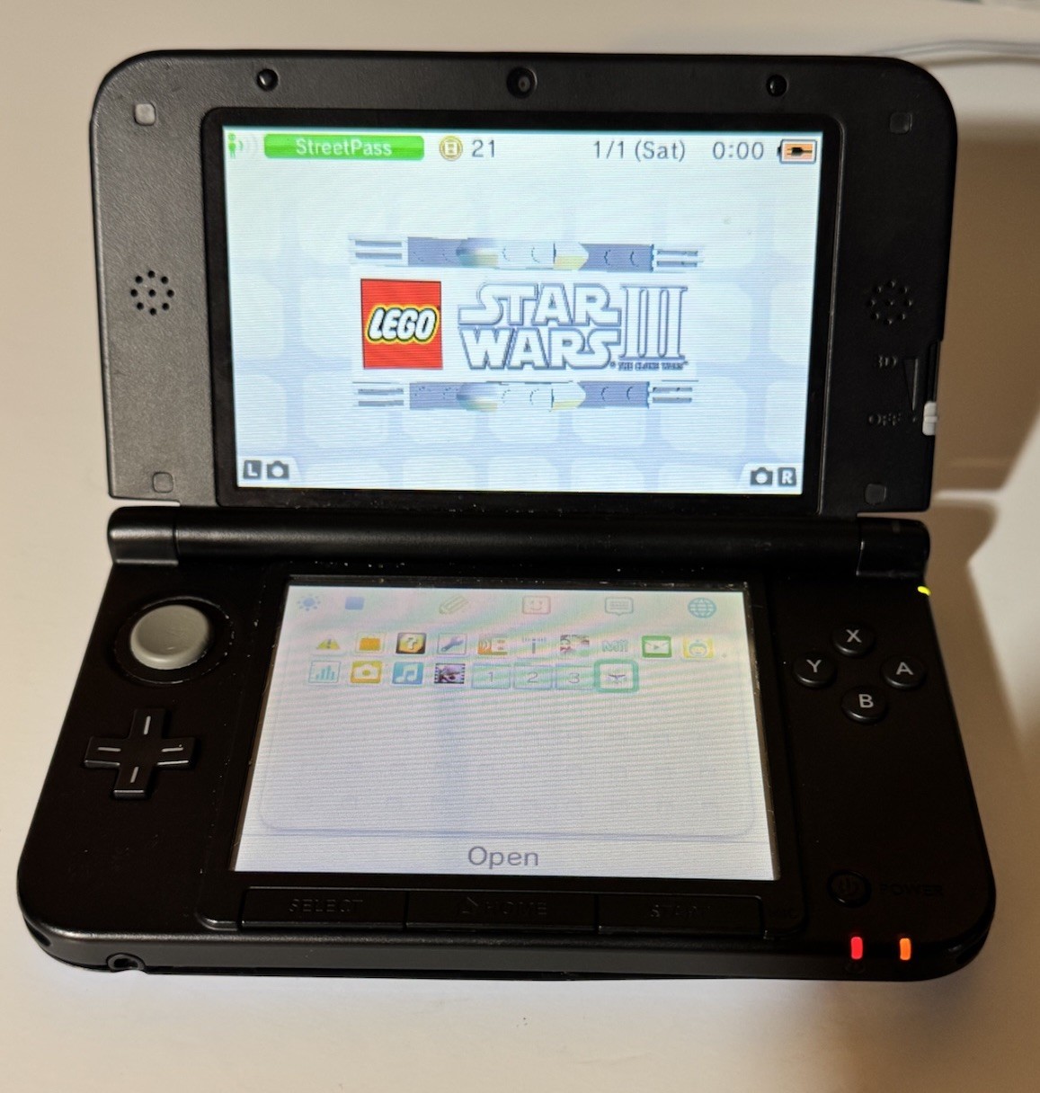 NINETENDO 3DS XL CONSOLE WITH 15 GAMES IN CASES & MANUALS 9 GAMES NO CASES