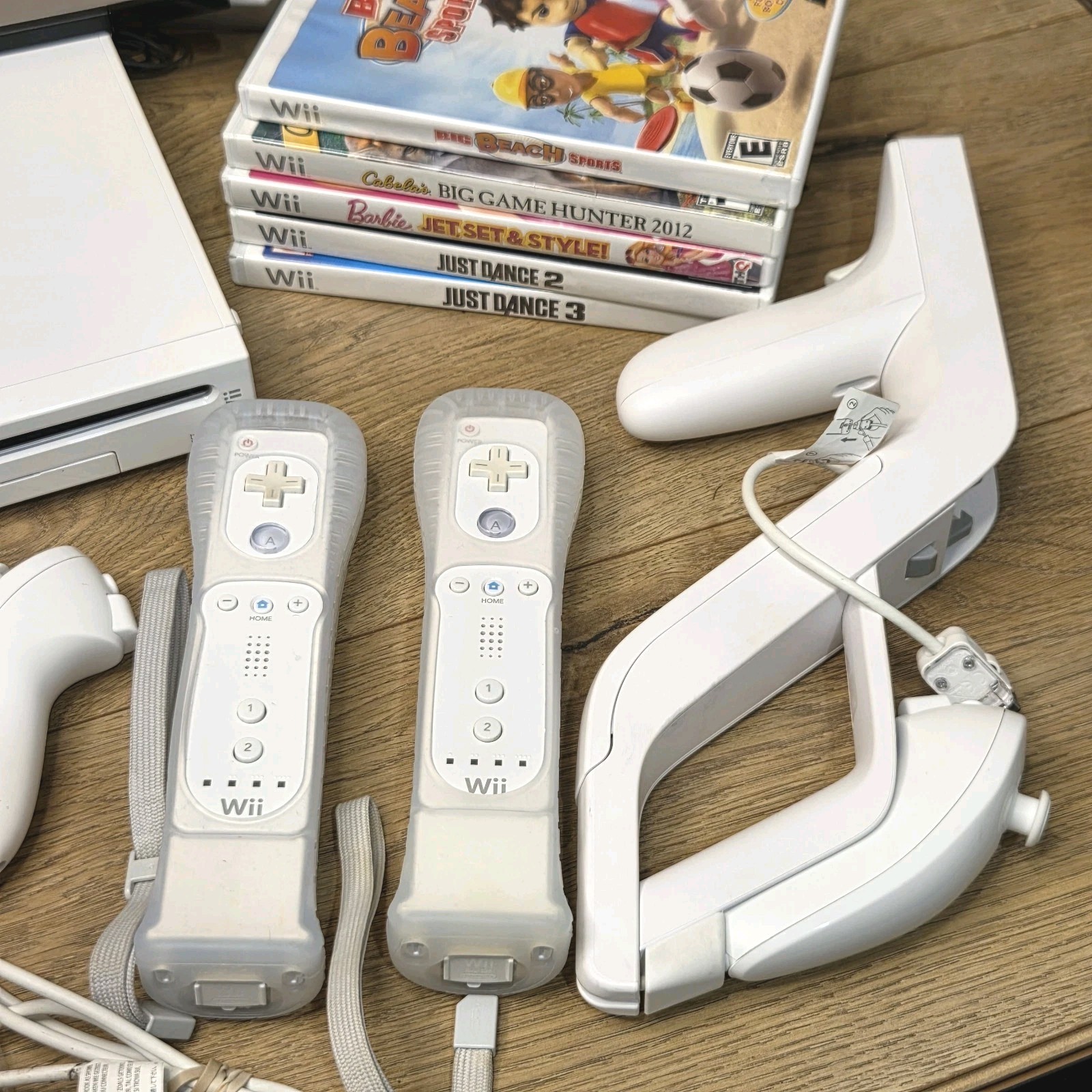 Nintendo Wii Console RVL-001 Bundle w/ Remotes Nunchucks Gun Games Manuals