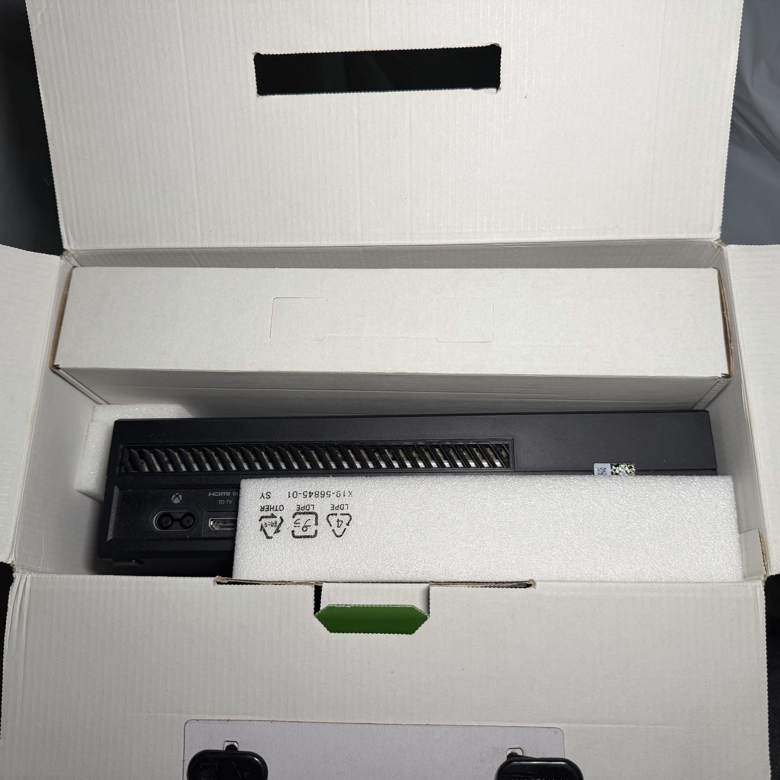 Original Microsoft Xbox One Model 1540 Console With Games, Box & Extras Read