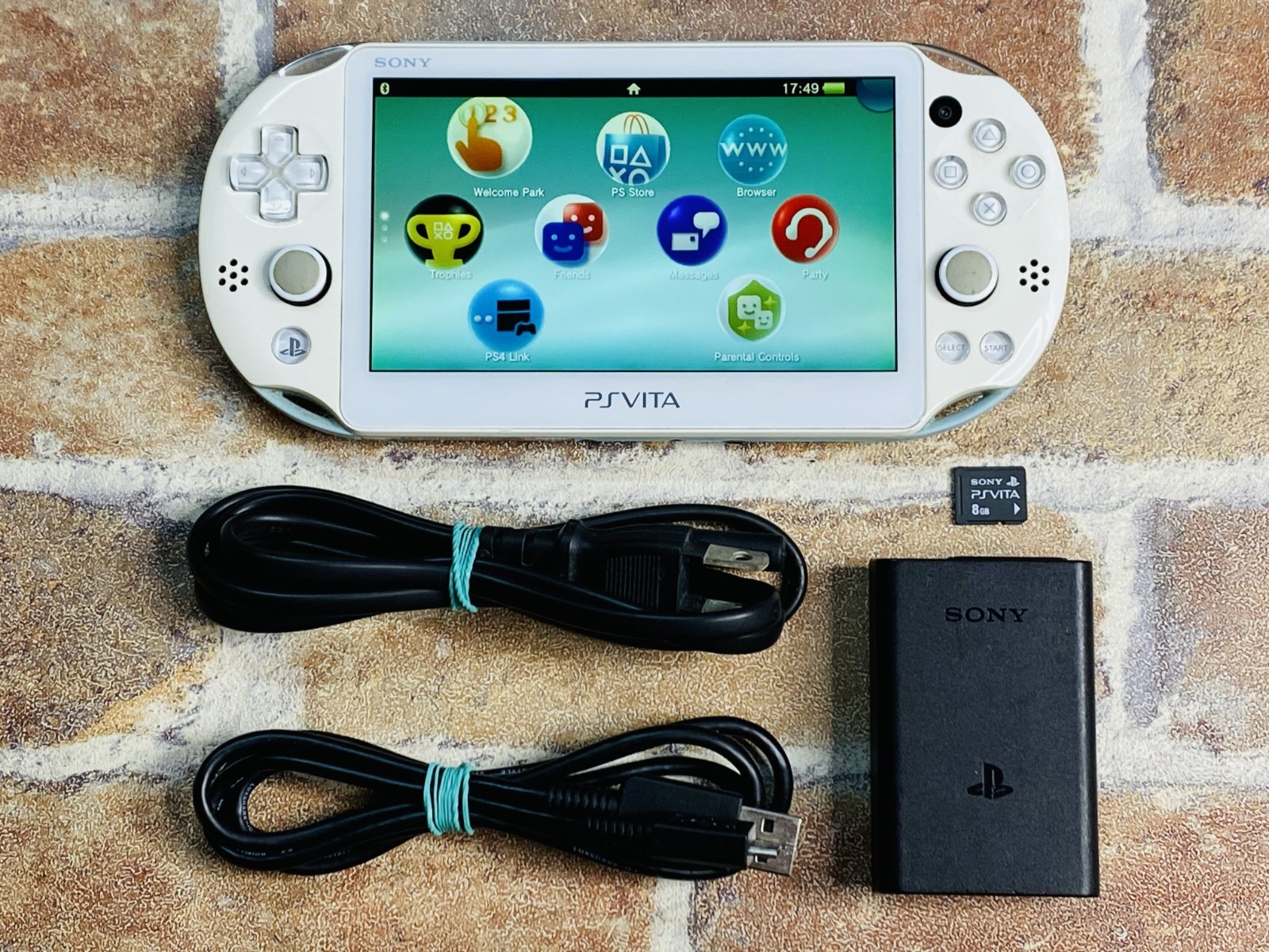 PS Vita Light Blue White PCH-2000 Sony PlayStation Japan 8GB Charger DDP