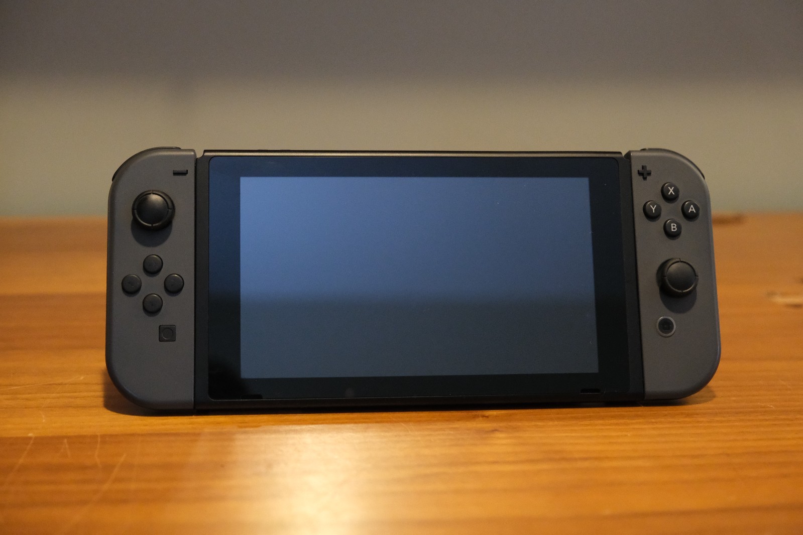 Nintendo Switch 1 – HAC-001(-01) Console with Gray Joy‑Cons and 128Gig micro SD