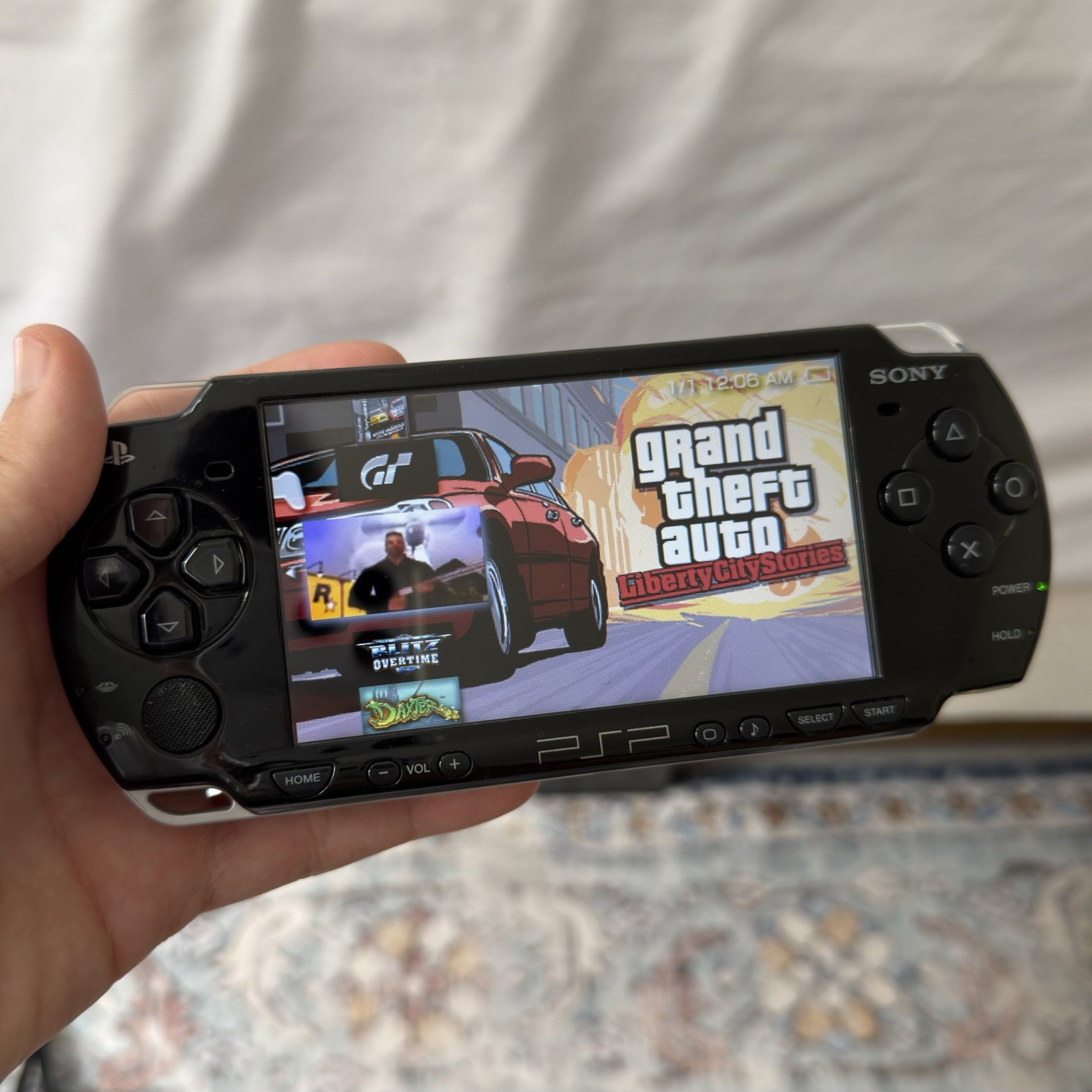 Sony PSP 2000 Black Handheld with NEW BATTERY Charger + Micro SD