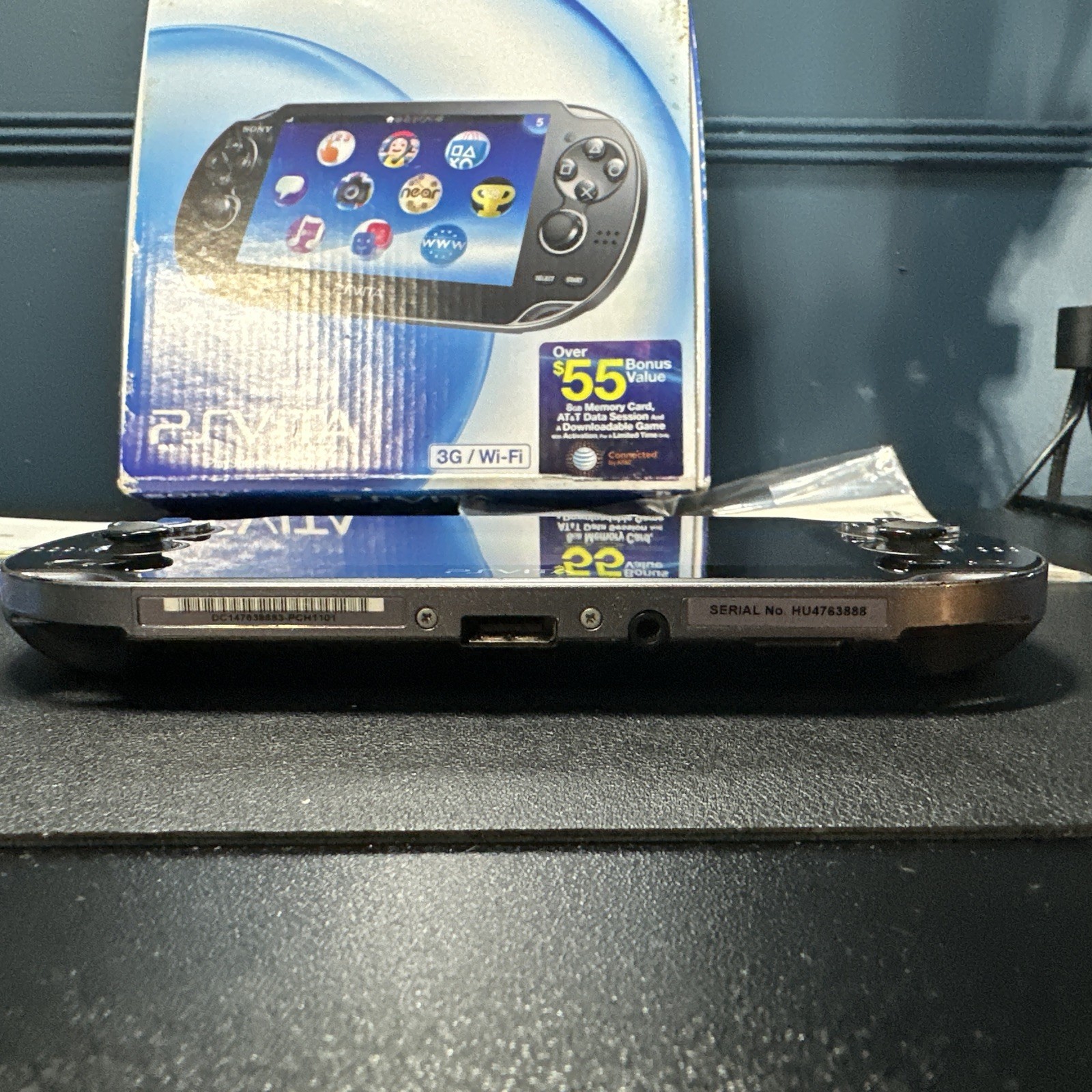Sony PlayStation PS Vita PCH-1001 Handheld Console Black w/ Box Manual Case NTSC