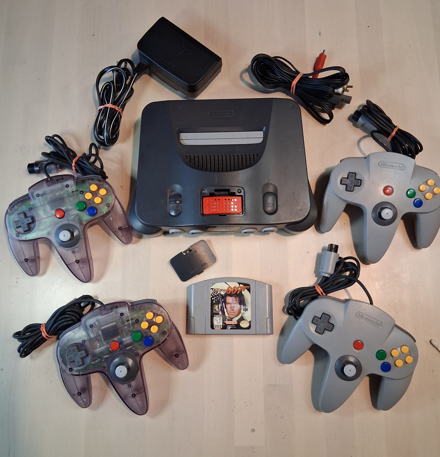 Nintendo 64 N64 Console 4 Controllers Expansion Pak GoldenEye Tested FREE SHIP