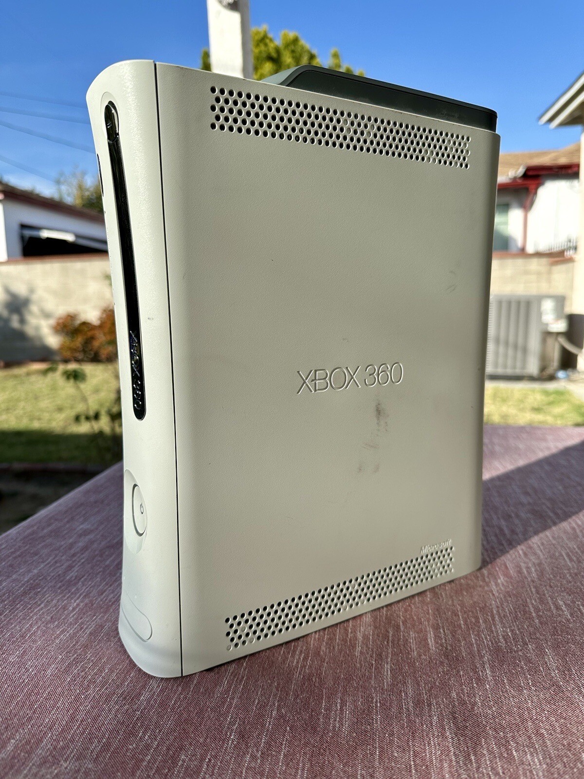 Microsoft Xbox 360 HDMI Pro System Bundle 60GB White Console – With Halo CE