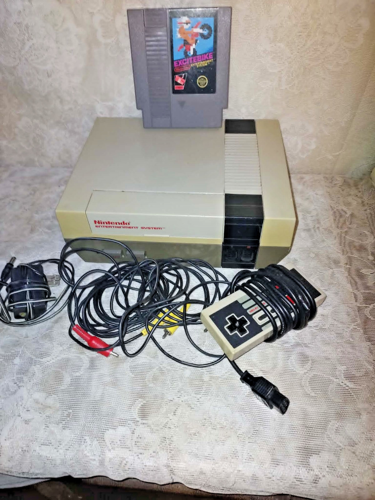 Original 1985 Nintendo NES-001 Console For Repair! – Blinking Red Light 1 Game