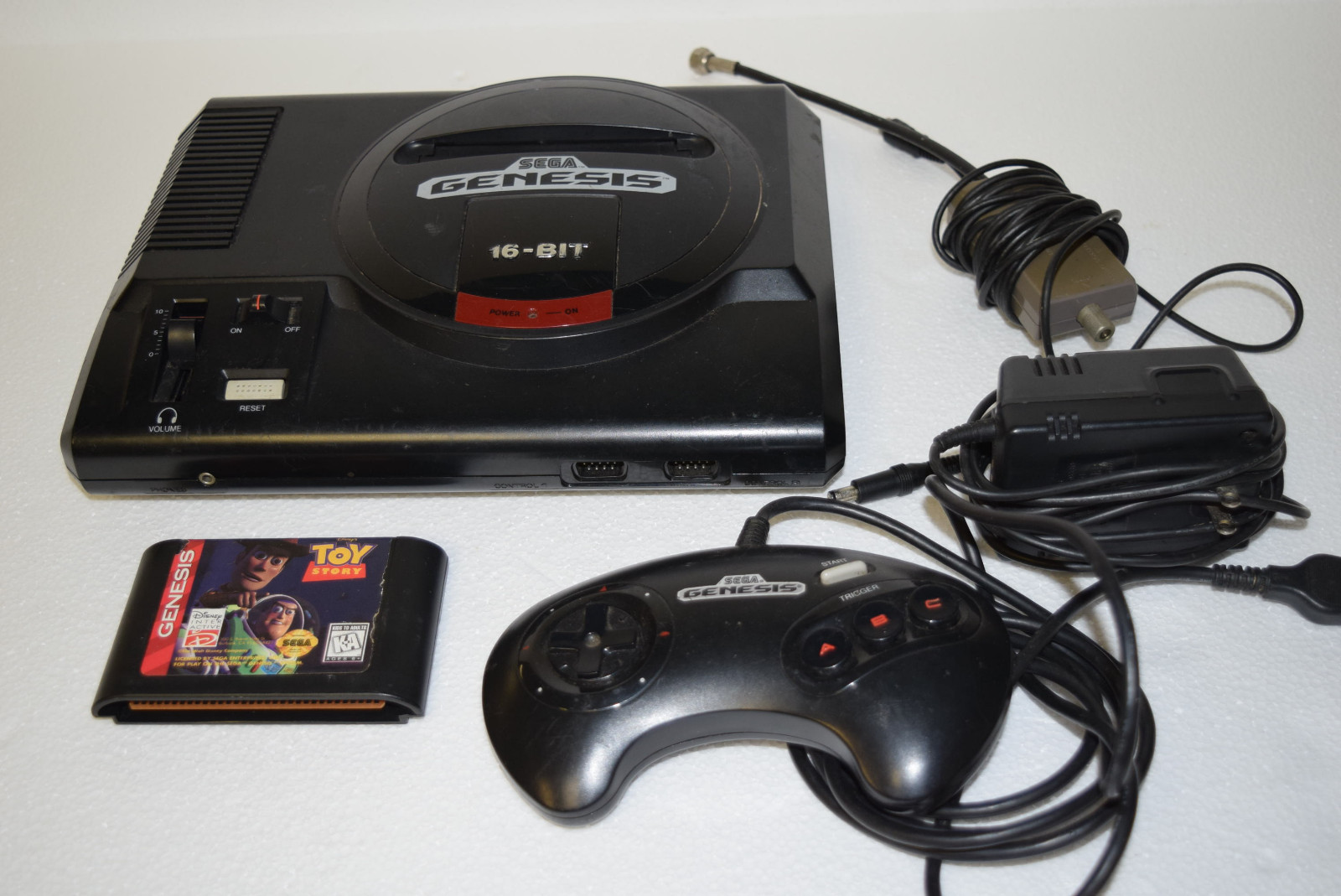 Sega Genesis 1601 Bundle Controller, Power Supply, Toy Story – For Parts Repair