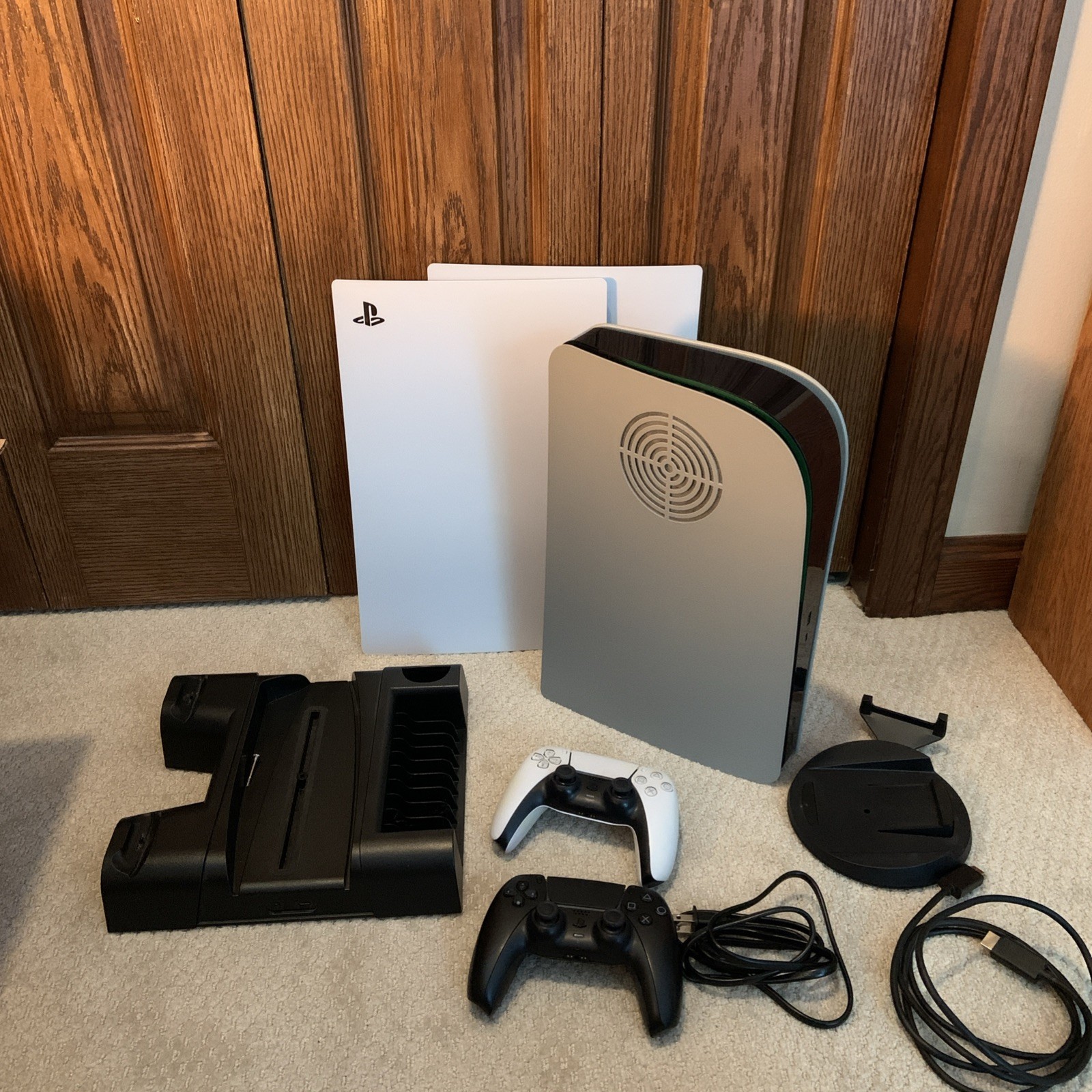 Sony PlayStation 5 Launch Edition Disc 825GB CFI-1115A Console Bundle