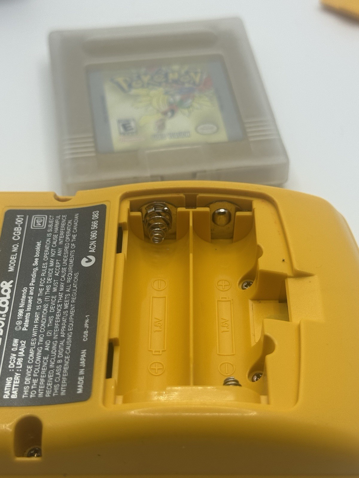 Nintendo Game Boy Color Console GBC CGB-001 – Dandelion Yellow & Pokémon Gold
