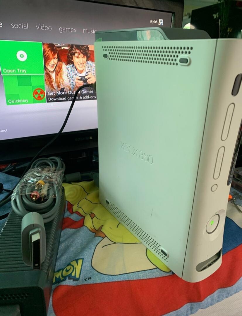 Microsoft XBox 360 Pro Video Game Console Gaming System w/Wireless Controller