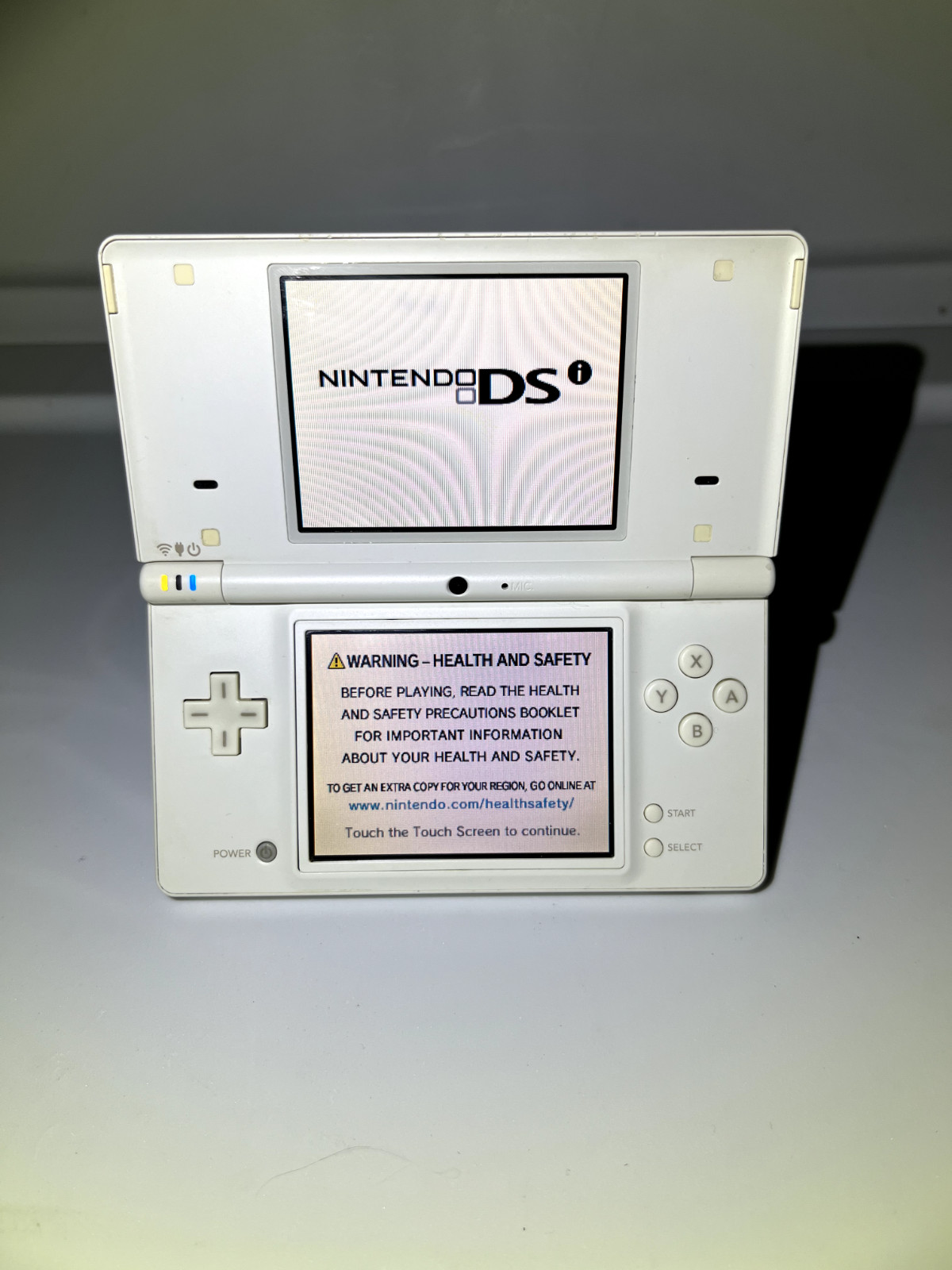 Nintendo DSi UNLOCKED – Region Free