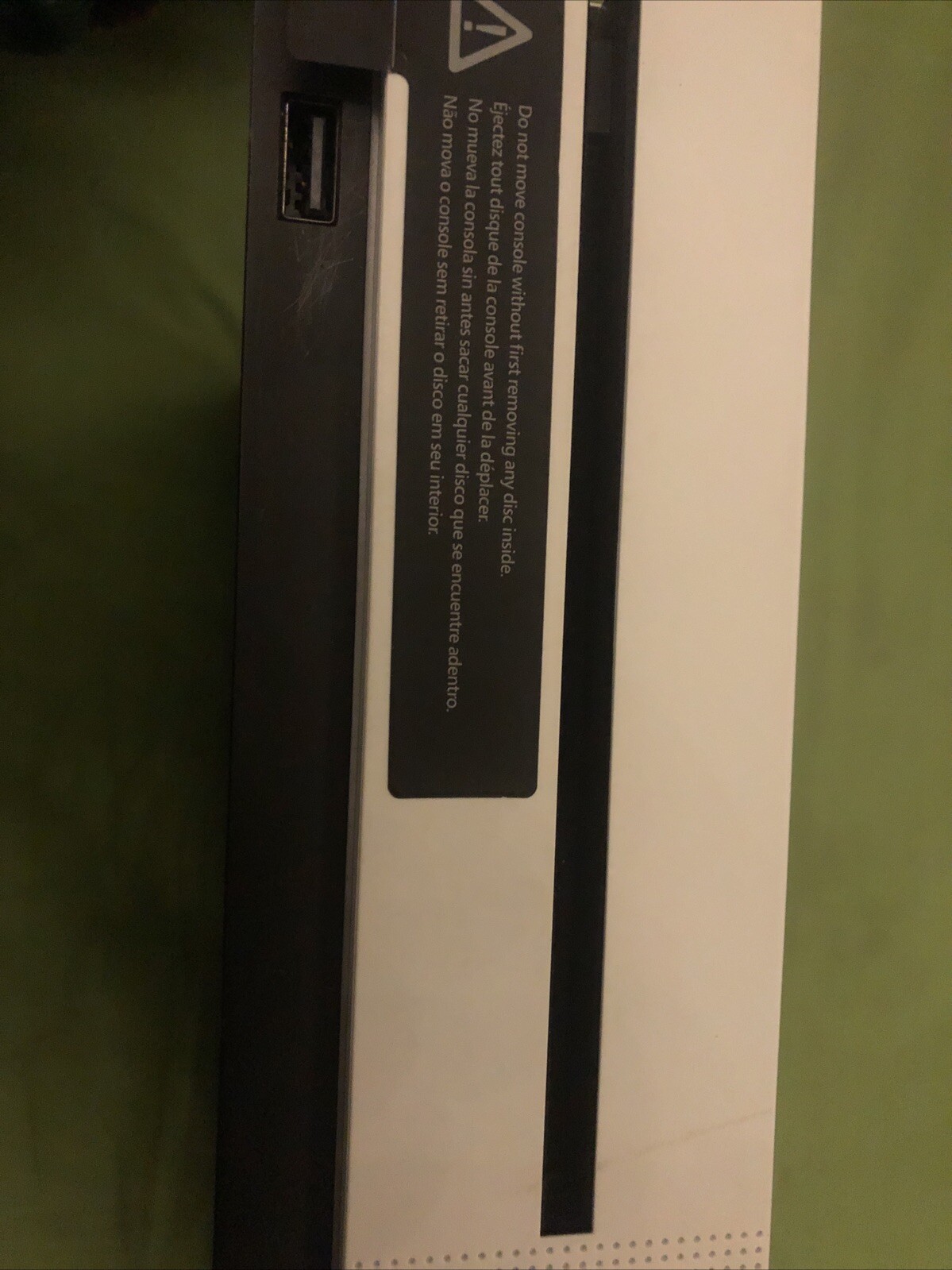 good condition xbox with 1tb of storage. Comes with HDMI cable