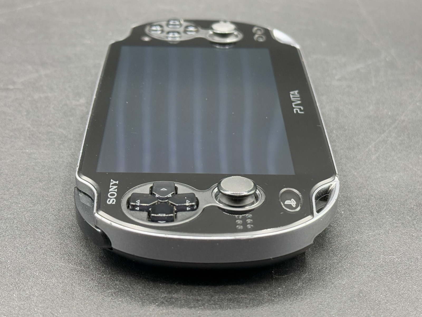 Sony PlayStation PS VITA PCH 1001 Black Console W/Charger & OEM 4GB Memory Card