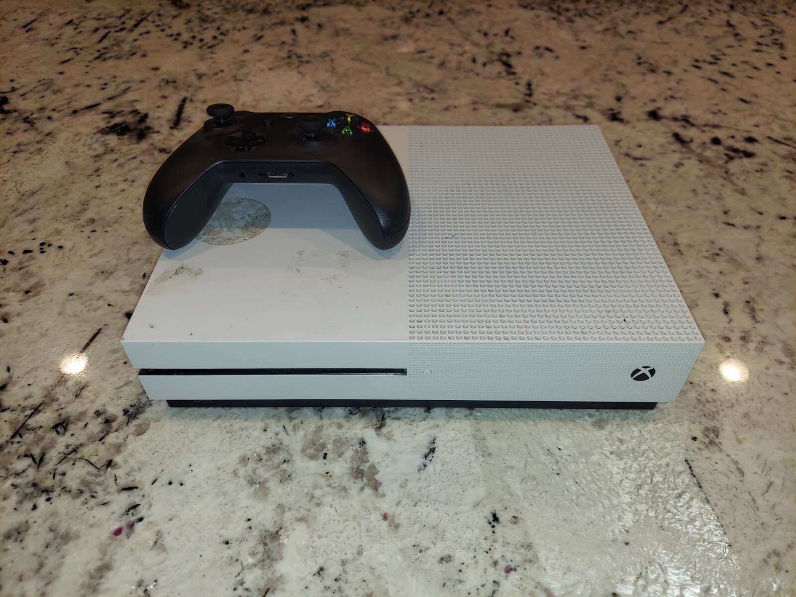 Microsoft Xbox One S 500GB With Controller