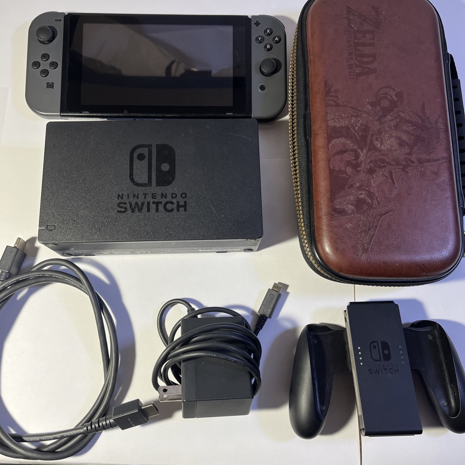 Nintendo Switch HAC-001 Handheld Console Bund – 32GB – Gray Joy-Con Controllers.