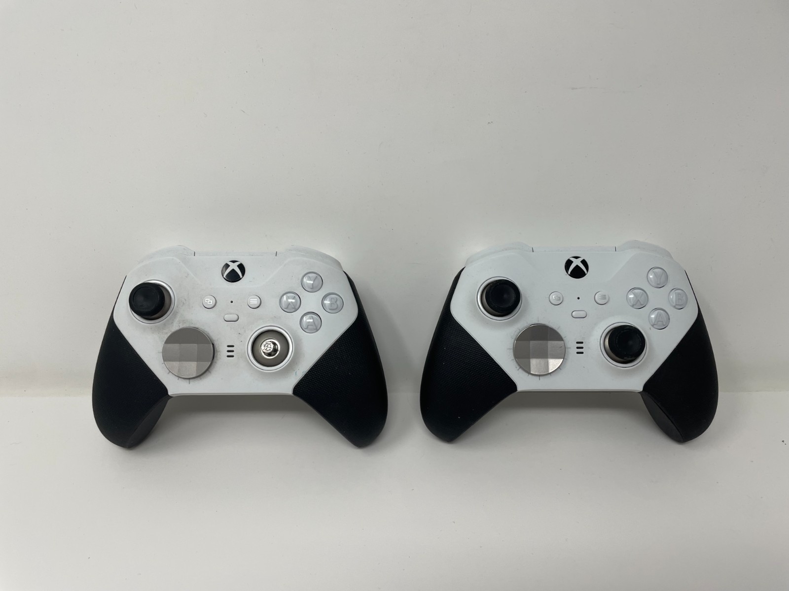 White Black Microsoft Xbox One Elite Controller Series 2 1797 Good condition