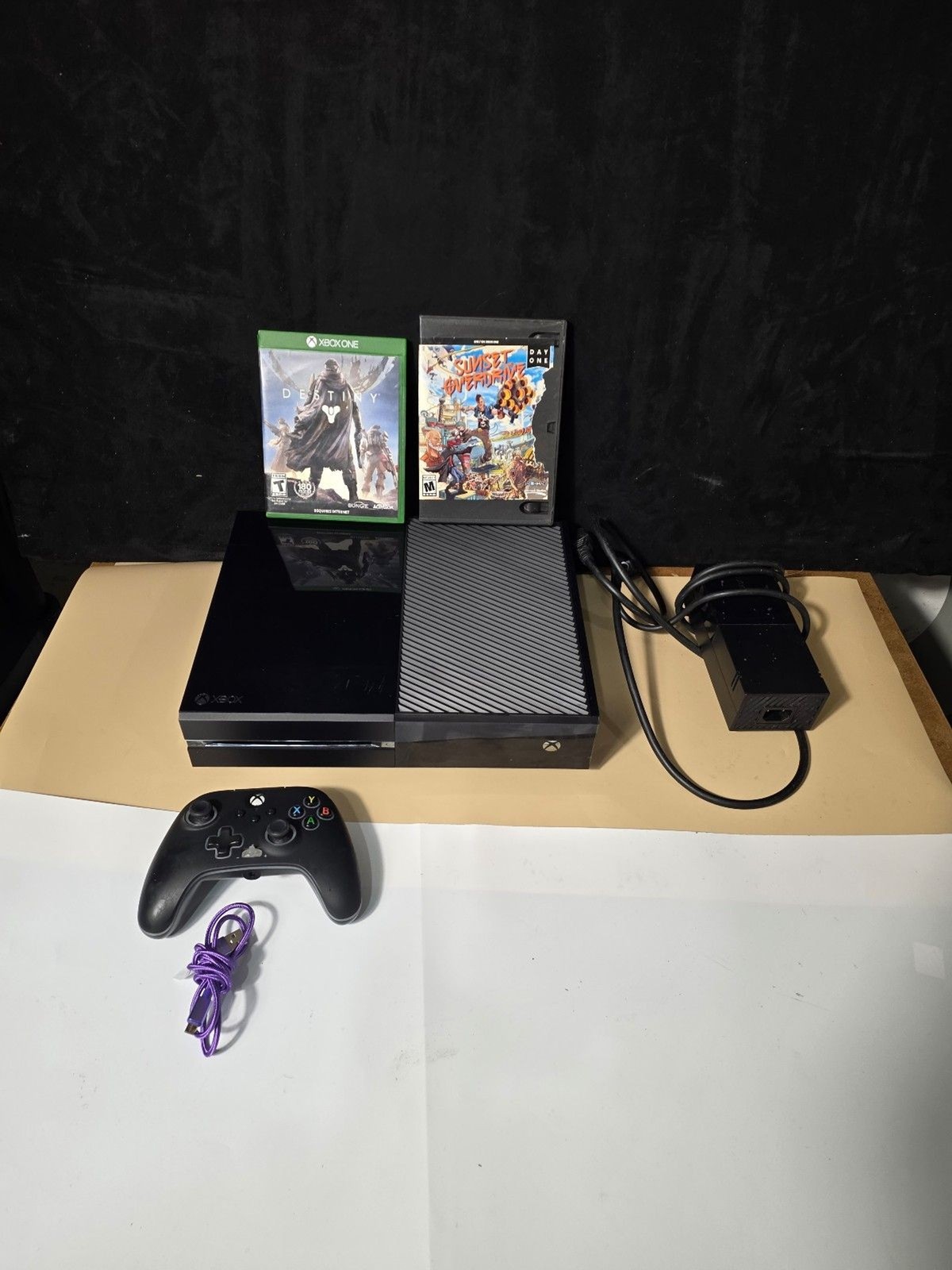 Xbox One 500GB Console Bundle – Works Perfectly – Controller & 2 Games Included
