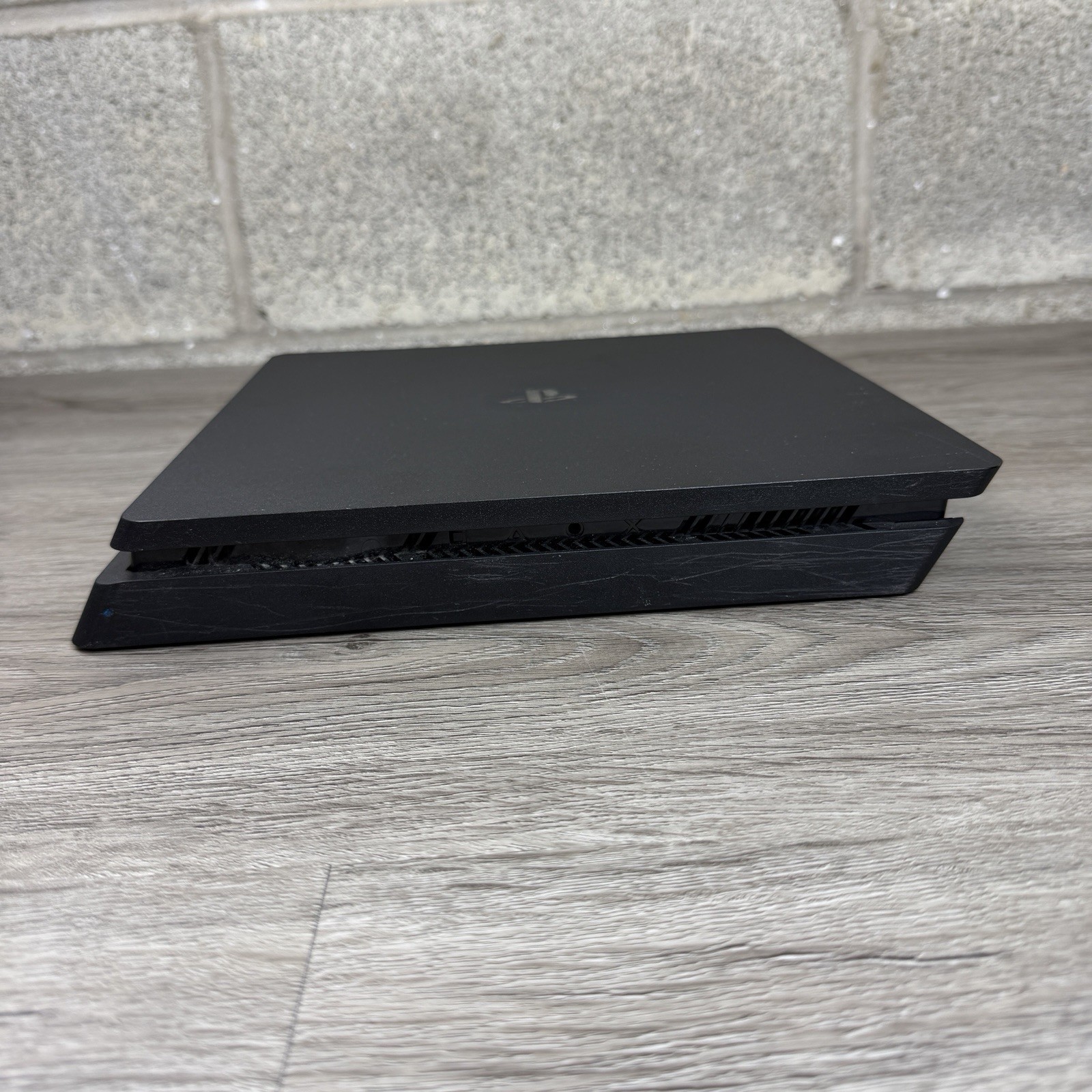 Sony PlayStation 4 Slim 500GB CUH-2015A Console Bundle w/One Controller