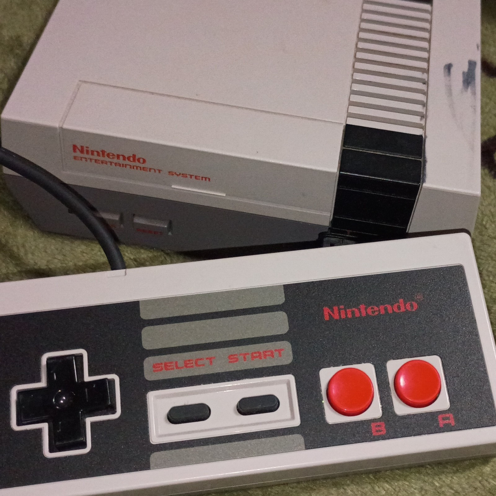 Nintendo NES Classic Edition Mini Console w/ Controller Gray HDMI 720p NTSC-U/C