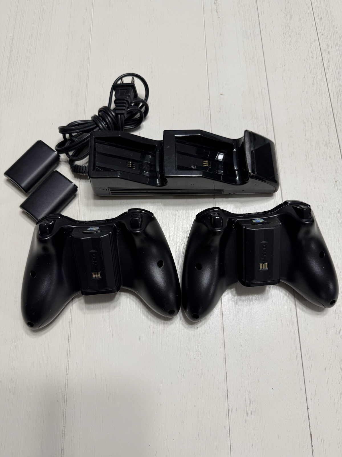 Microsoft Xbox 360 S 4GB Glossy Black Console with Wireless Controllers & Games